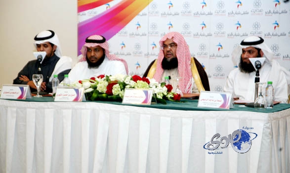 (معاق) يهبط لاول مرة بالطيران الشراعي في ملتقى شباب الخبر
