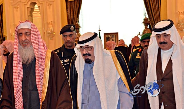 خادم الحرمين يطمئن على سلامة السعوديين في مصر
