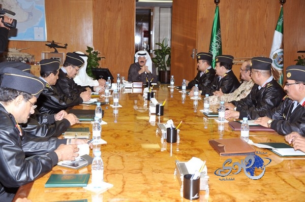 الأمير متعب بن عبدالله يلتقي بقادة الوحدات بالحرس الوطني