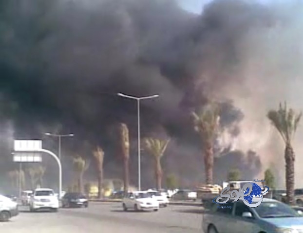 بالفيديو : حريق في أمتداد وادي نمار غربي الرياض