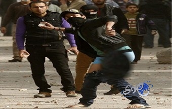 سقوط بنطال محتج مصري‎