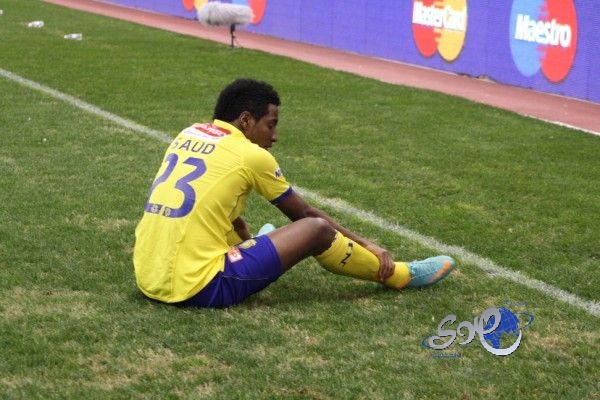 الحمدان يدرس فسخ عقده الهلال