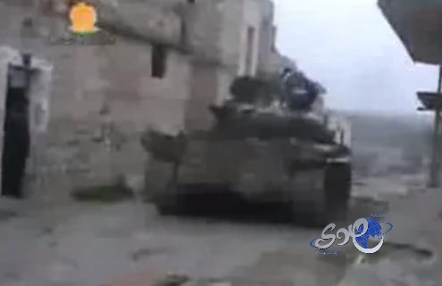 بالفيديو..وجها لوجه دبابة الجيش الحر ودبابة الأسد