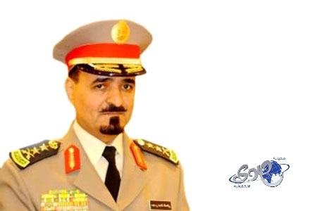 الفريق القحطاني يكرم مشاركين في القبض على مفحطين بالرياض