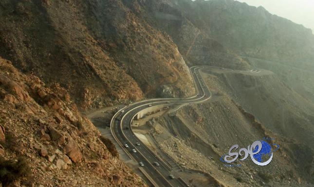 مرور الطائف: إغلاق طريق الهدا كان للحد من تساقط الصخور