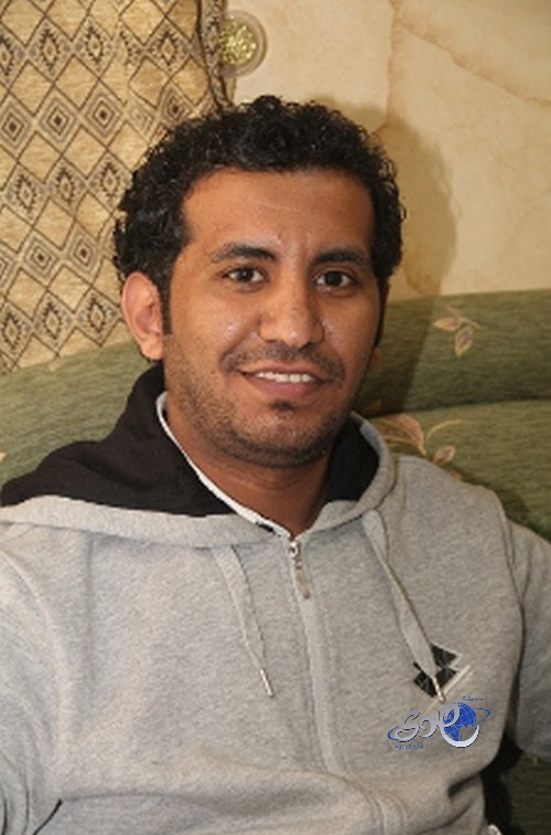 الدحيم بعد تعرضه للسرقة والضرب : سرقوا جوالاتي و(8000) ريال وكسروا إصبع يدي