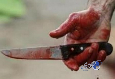 زوج عاقب زوجته التي طلبت الطلاق بكتابة اسمه بسكين على وجهها