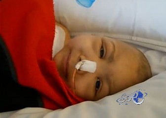 بالفيديو..طفلة مصابة بالسرطان تناجي الله بـ”رب إني مسني الضر وأنت أرحم الراحمين”