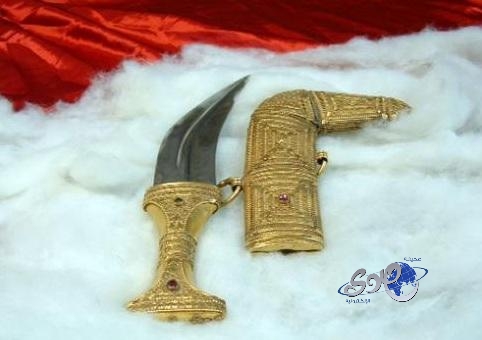 تدخين تشيزني داخل غرفة الملابس  يثير الجدل على مواقع التواصل ..فيديو