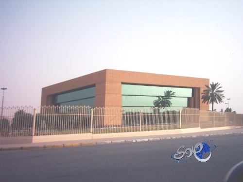 ضبط متجر يروج لمساحيق محظورة بعنيزة