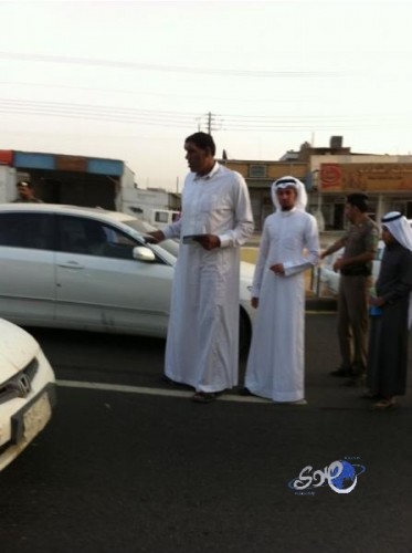 أطول رجل في العالم يُشارك في احتفال بإحدى مدارس الطائف