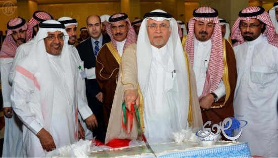 معالي وزير الثقافة والإعلام يكرم الأدباء والمثقفين وأعضاء لجان معرض الرياض الدولي للكتاب