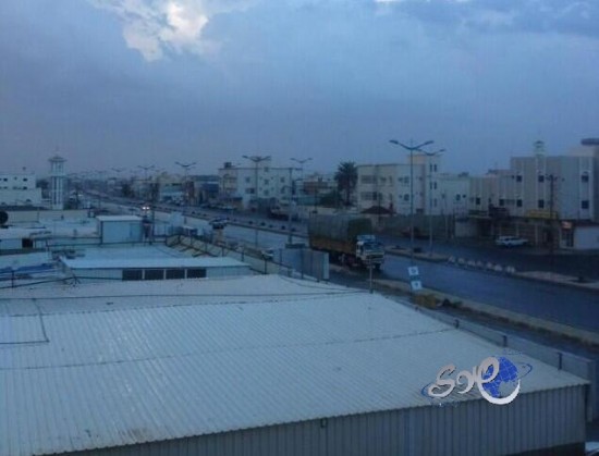 بالصور.. أمطار وبرد على قرى بيشة وجنوب تثليث