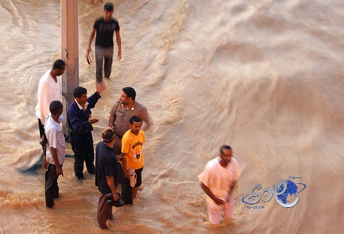 انتشال ثلاث جثث جرفتها السيول بجازان