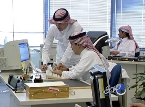 “العمل”: خروج 204 آلاف مواطن ومواطنة من “نطاقات”