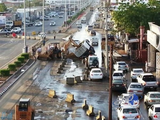 انهيار مشروع تصريف الأمطار الجديد بـ”محايل عسير”