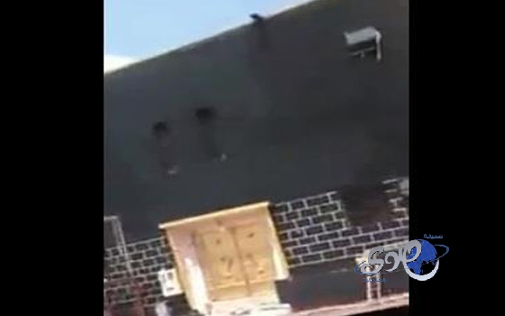 بالفيديو..مواطن يشيّد منزله على شكل الكعبة و”الأمانة” تلزمه بتغييره