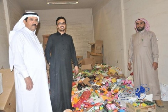 مصادرة أدوية وأعشاب ومثيرات جنسية مقلدة في أبها