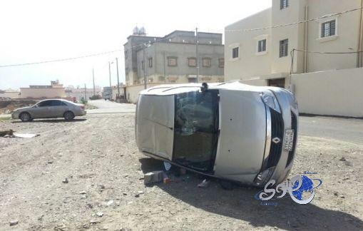 مجهول يقلب سيارة “STC” ويستقل أخرى لشركة “المراعي” ويفر بها