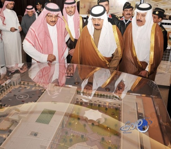 متعب بن عبدالله يطلع على مشروع كلية القيادة بالحرس الوطني