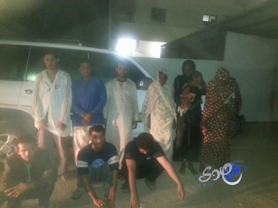 الدوريات الأمنية بالقنفذة تحبط تهريب ١٥ مخالف بينهم نساء