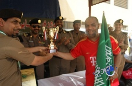 مدير سجن جازان يتوج العنبر المثالي‎ ببطولة الوفاء