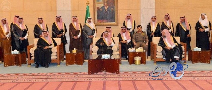 أمير منطقة الرياض يستقبل أصحاب الفضيلة العلماء ومديري الإدارات وجمعاً من المواطنين