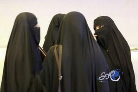 توعية 170 سيدة في تأثيرات التقنية على العلاقات الاجتماعية والأسرية