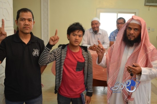 إشهار أسلام أثنين من الجنسية الفلبينيه في أحد رفيدة