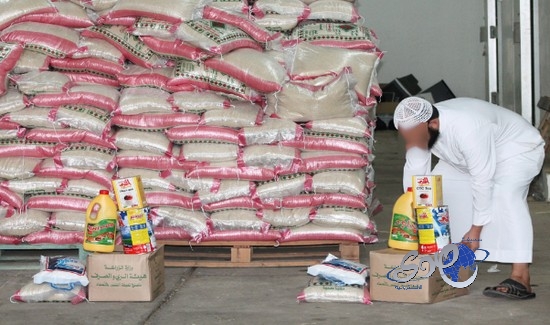 جمعية البر بالقنفذة توزع مواد غذائية لثلاثة الآف مستفيد