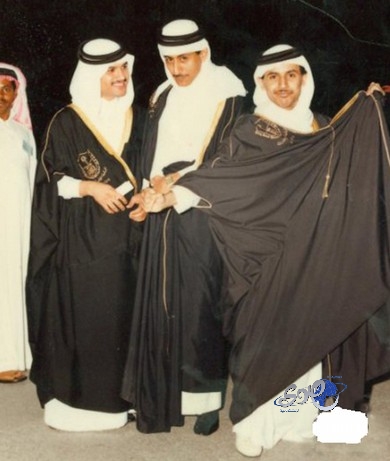 صورة ناصر القصبي وعبدالاله السناني يوم تخرجهم من الجامعة