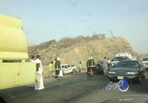 إصابتين خطرة بعد حادث تصادم على طريق نمره بالمخواة‎