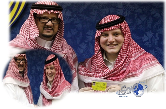 رئيس النصر يقدم العضوية الفخرية لــ أبو متعب