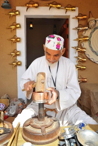 زوار الجنادرية على موعد مع خمسين حرفياً وحرفة في جناح القصيم