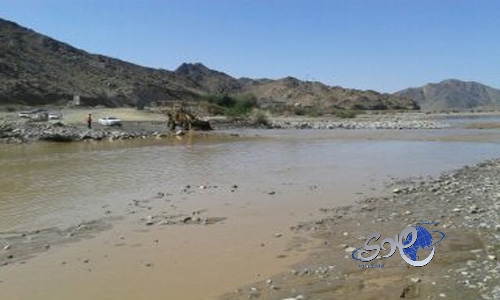 بالصور..هطول أمطار على قرى شرق محافظة الليث