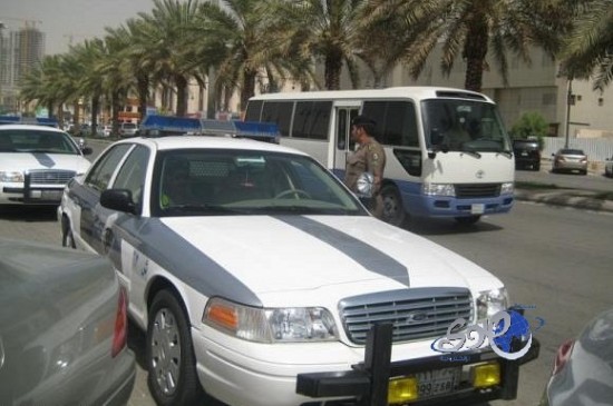 القبض 3 أشخاص متورطين بأعمال سرقة وتفحيط بالديلمية