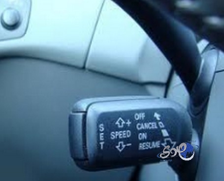 نفاد وقود مركبته أنقذه وزوجته