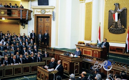 نواب مصر يطالبون بإقالة الحكومة إثر حادثة تسمم في “الأزهر”