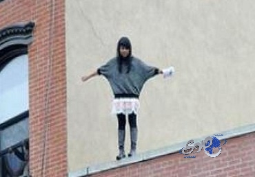 فتاة تحاول الانتحار من مبنى بإحدى القرى السياحية