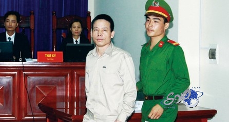 السجن لمزارع فيتنامي دافع عن أرضه بالألغام والذخيرة الحية