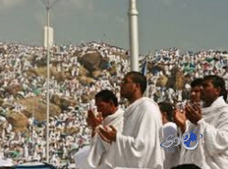 ترحيل الحجاج “المخالفين” ومنع عودتهم 10 سنوات