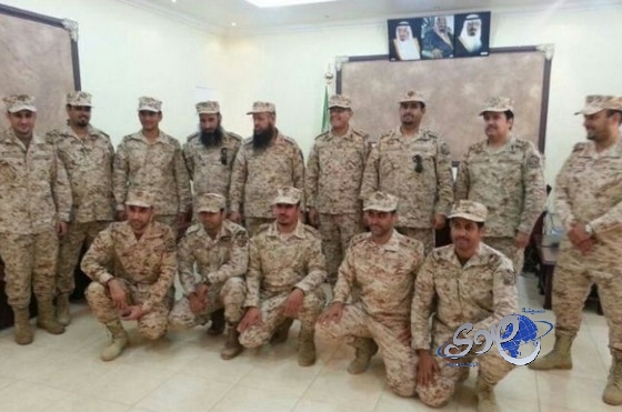 قائد لواء الملك خالد يقلد عدداً من الضباط رتبهم الجديدة