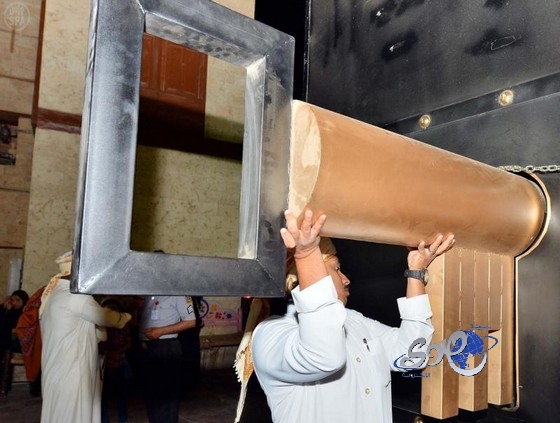 عرض أكبر قفل في العالم بقرية الجنادرية