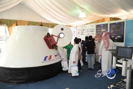 أكثر من 1000 طالب يشاهدون أول كبسولة فضائية تصل للشرق الاوسط