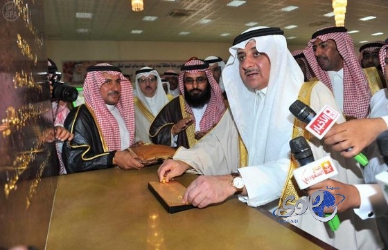 أمير منطقة تبوك يدشّن ويؤسس لمشروعات تنموية بمحافظة تيماء