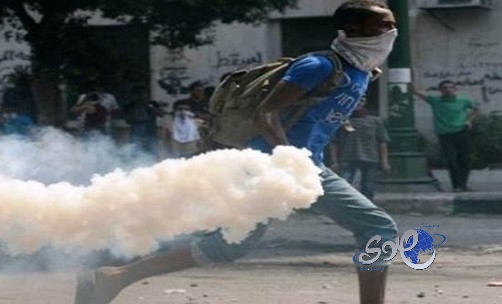 إطلاق الغاز لفض الاشتباكات أمام مقر إخوان الإسكندرية