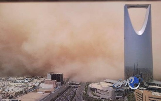 الدفاع المدني يحذر من موجة غبار على مدينة الرياض الآن