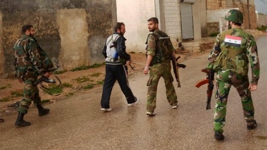 قوات الأسد تغلق طرق ومدارس حماة بعد اشتداد المعارك