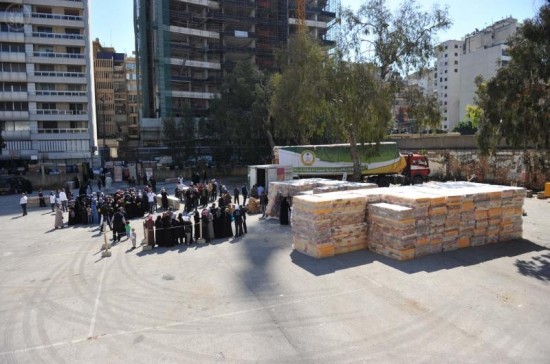 الحملة الوطنية السعودية توزع مساعدات للنازحين السوريين في بيروت