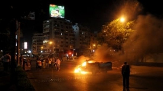 اشتباكات بين الأمن المصري والمتظاهرين بمحيط قصر الاتحادية